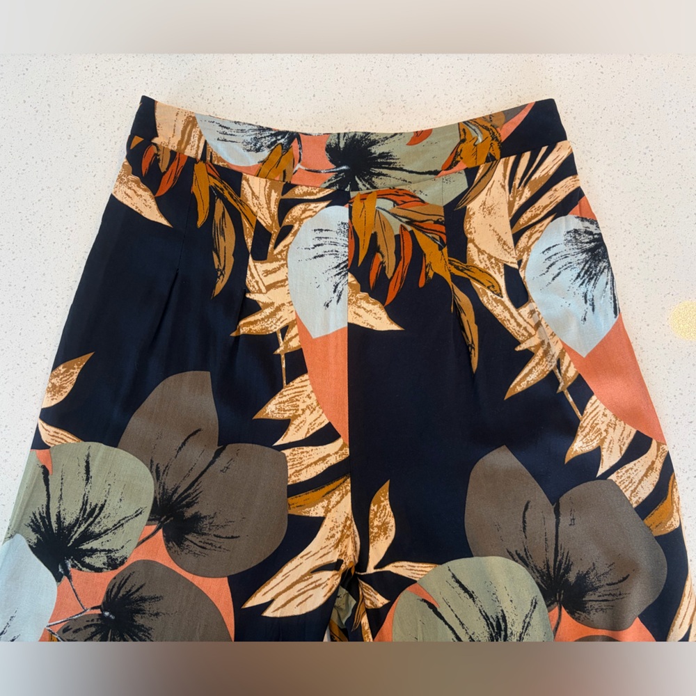 Never Worn! Papillon Tropical Leaf Print High Rise Wide Leg Culottes/Capris - Picture 4 of 11